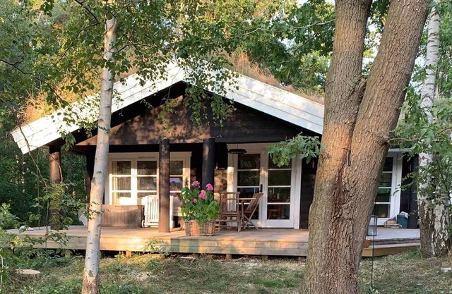 Log House Near A Child-Friendly Sandy Beach