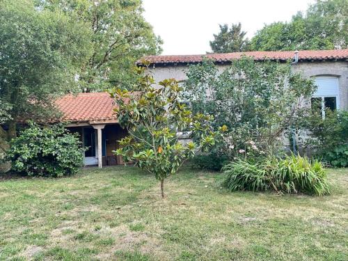 Logement au calme entoure d un grand jardin