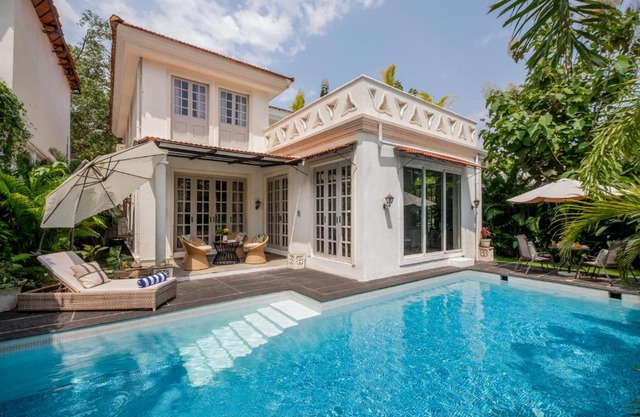 LohonoStays Castello Villa 1
