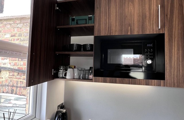 London Studio Retreat - Colney Hatch Lane