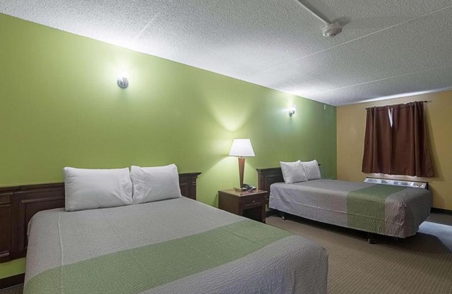 LoneStar Inn and Suites