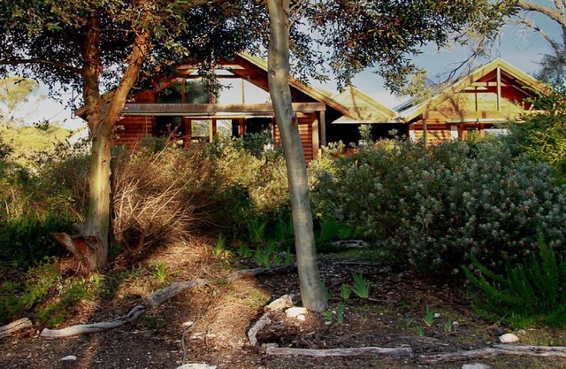 Long Beach Eco-Lodge is the perfect property for nature lovers, with an abundance of wildlife birds, kangaroos and emus, as well as bush and sea views