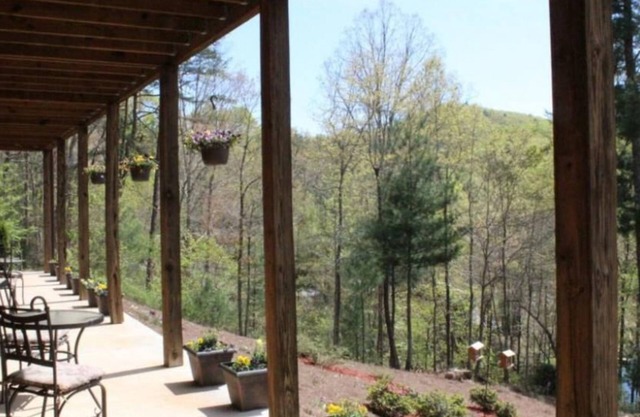 Long Mountain Lodge