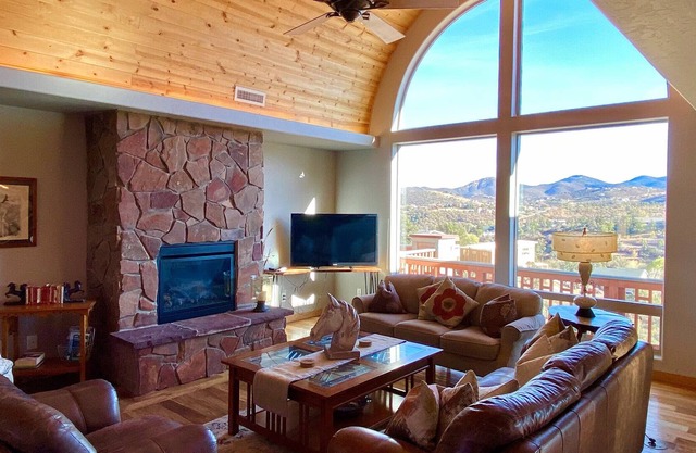 Longview Lodge - Prescott Cabin Rentals