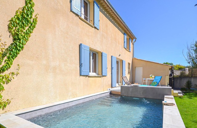 Look forward to a sunny vacation in Carpentras.