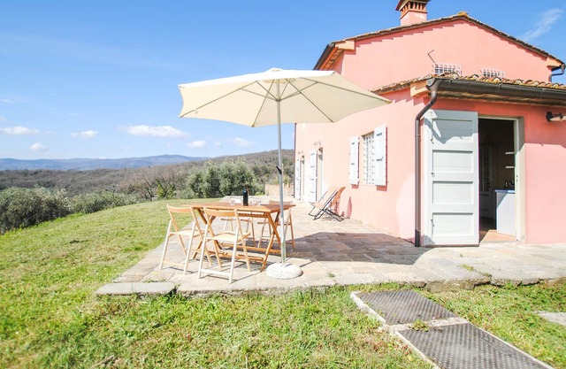Look forward to a wonderful vacation in this appealing vacation home with a great landscape panorama