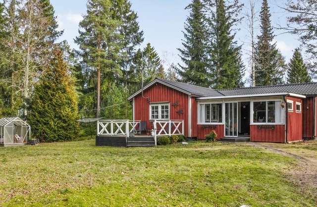 Look forward to a wonderful vacation in this inviting vacation home.