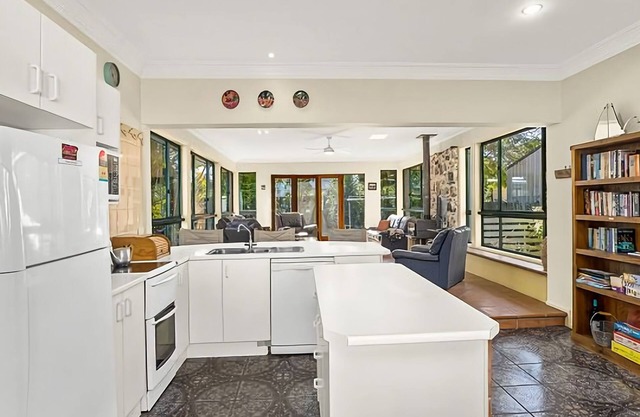 Looking for a comfortable family home with the very best that coastal living has to offer?