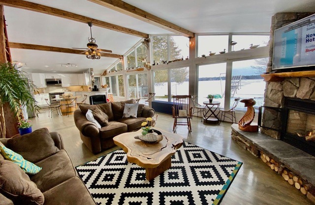 Loon Talk Cottage on Clear Lake
