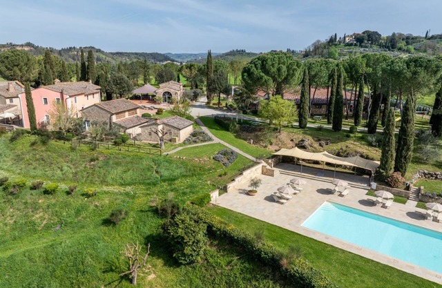 Lorenzo Village - Eighteen Bedroom Villa, Sleeps 43