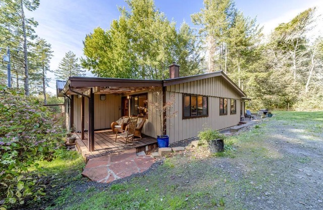 Lost Coast Cottage Petrolia