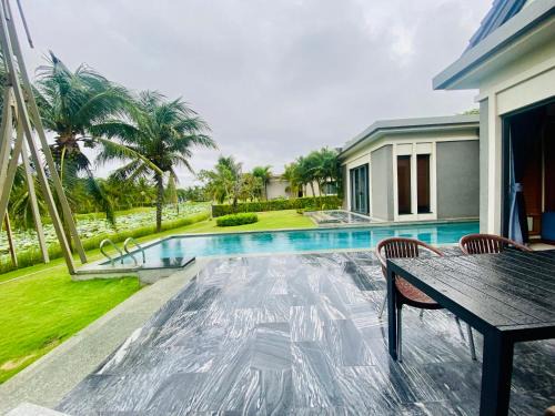 Lotus Villa Coastar Hồ Tràm Resort