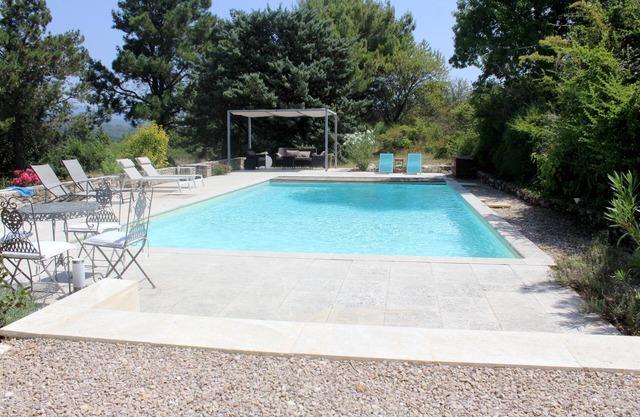 Lourmarin: Provencal bastide with mountain view & private pool