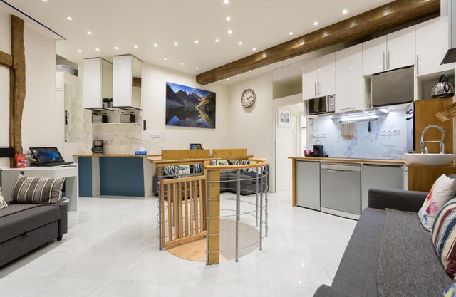 Louvre Luxury Apartment & SPA