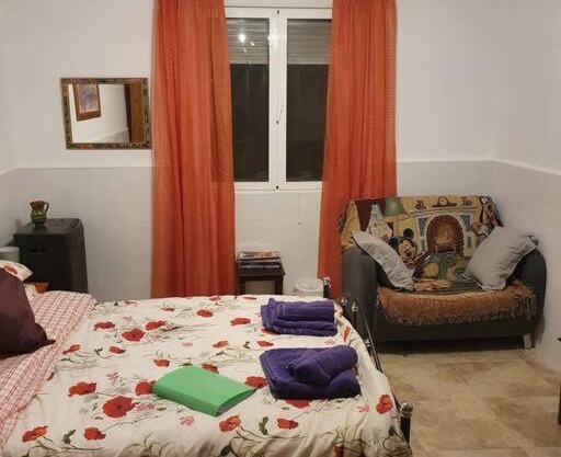 Lovely 1 bedroom attached apartment with kitchen but private