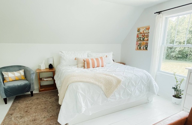 Lovely 1 BR Loft w/King 4 miles from BGSU