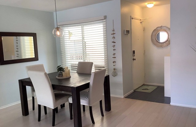 Lovely 2 Bdr/2 bath in gated community, private beach, 2 pools and a hot tub