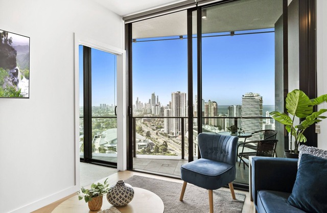 Lovely 2 Bedroom 1 Bathroom Unit (No Parking) (12801 - 7N - NB)