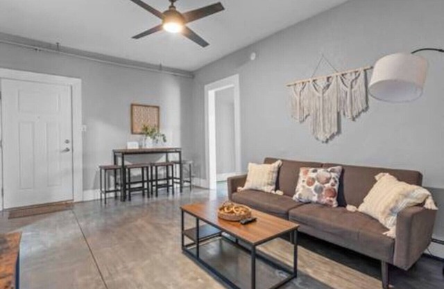 Lovely 2-bedroom apartment in Sherman Hill-4