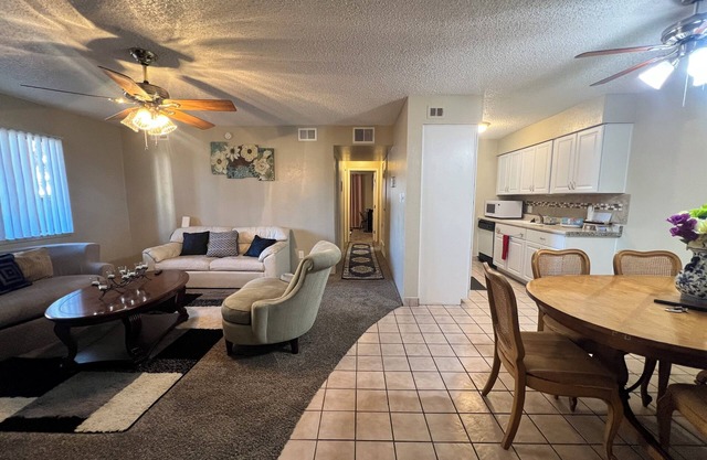 Lovely 2-bedroom apartment with WiFi, AC in Tucson