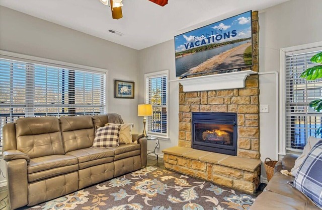 Lovely 2 Bedroom Condo in StoneBridge!