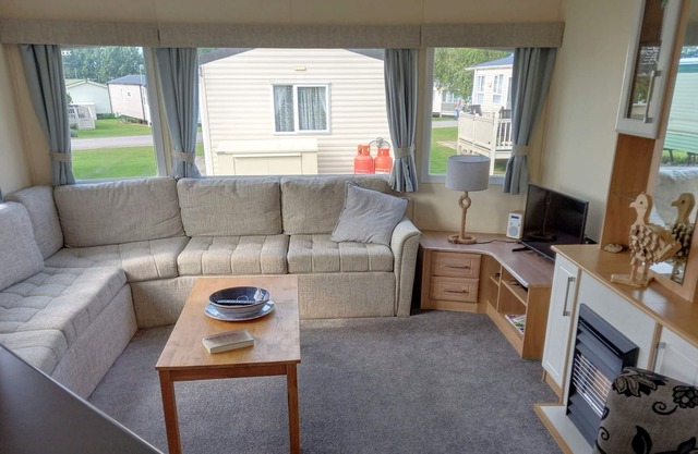 Lovely 2 Bedroom Holiday home on Manor Park.