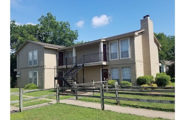 Lovely 2 bedroom in Midlothian, 3 minutes from downtown.