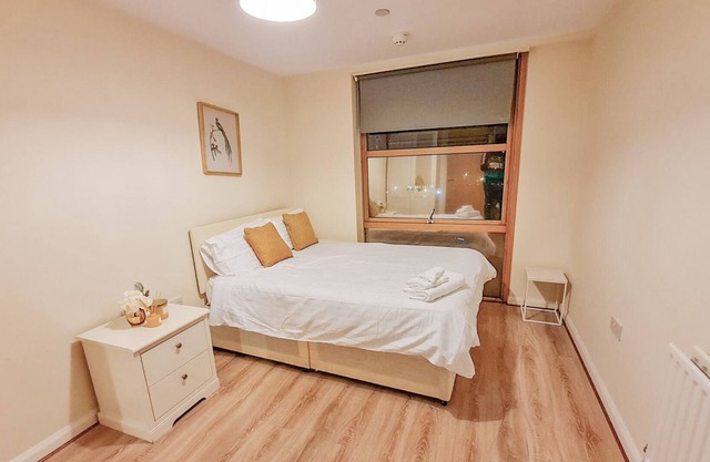 Lovely 2-bedroom Penthouse Apt Free Parking