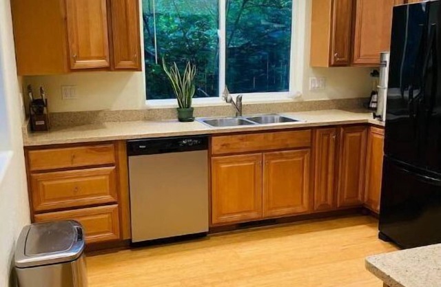 Lovely 2 bedroom redwood river retreat.