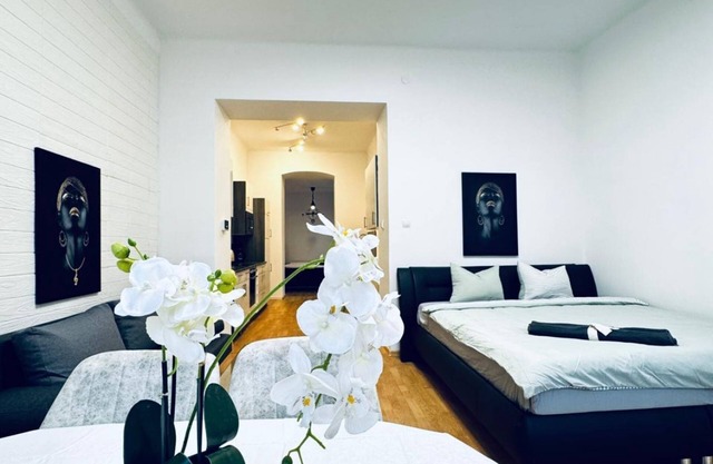 Lovely 2BR for 5 | Peaceful & Central Stay