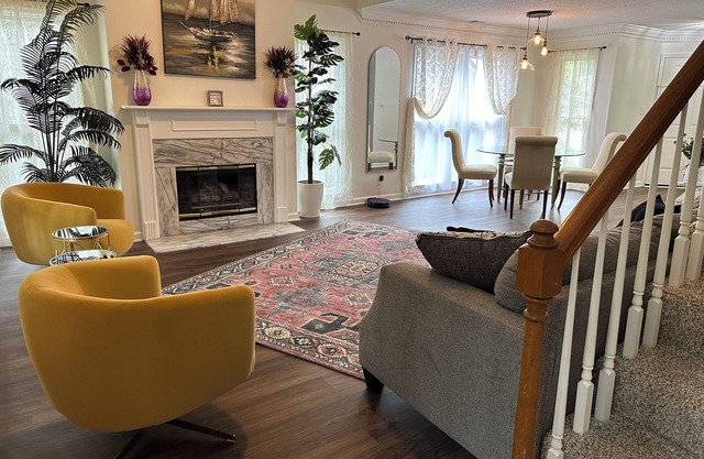 Lovely 3-bedroom and 3 bathroom townhome in delightful BHM with AC, WiFi