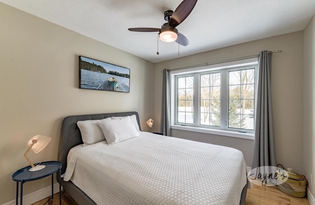 Lovely 5 bed 3 bath bungalow in Singhampton! Hot Tub!