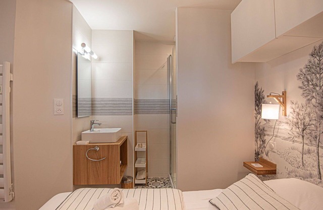 Lovely apartment for 2 guests with WIFI, TV, balcony and parking