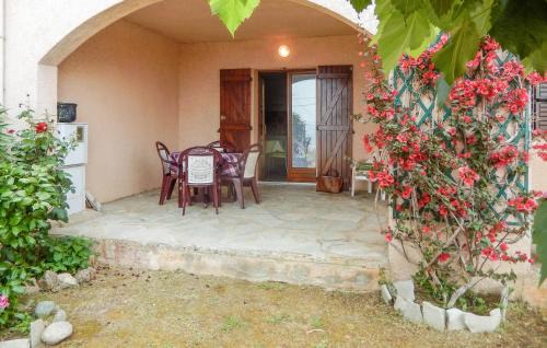 Lovely Apartment In Calcatoggio