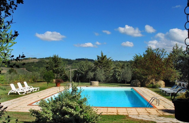 Lovely apartment in villa for 5 people with pool, WIFI, TV, terrace and panoramic view