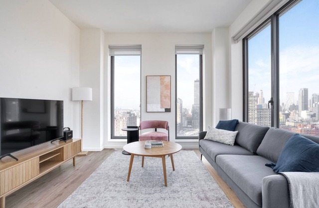 Lovely Clinton Hill 2BR w/W/D, Gym & Pool, nr BAM, by Blueground