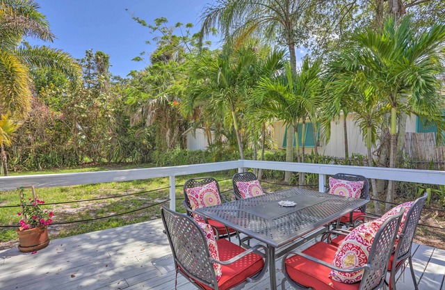 Lovely Cottage Near Downtown Stuart & Beaches