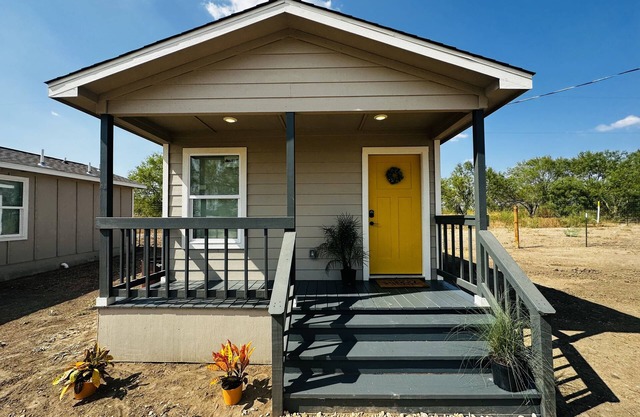 LOVELY COTTAGE SOUTH SAN ANTONIO