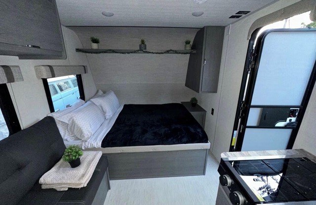 Lovely Deluxe RV Comfy Experience 3B 1Bt