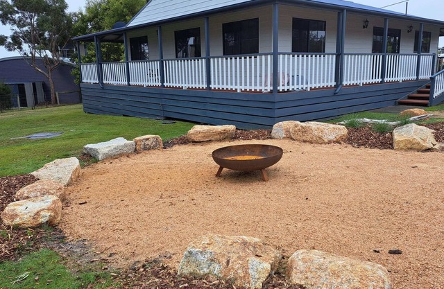 Lovely Family Home in Binalong Bay with Bike Shed
