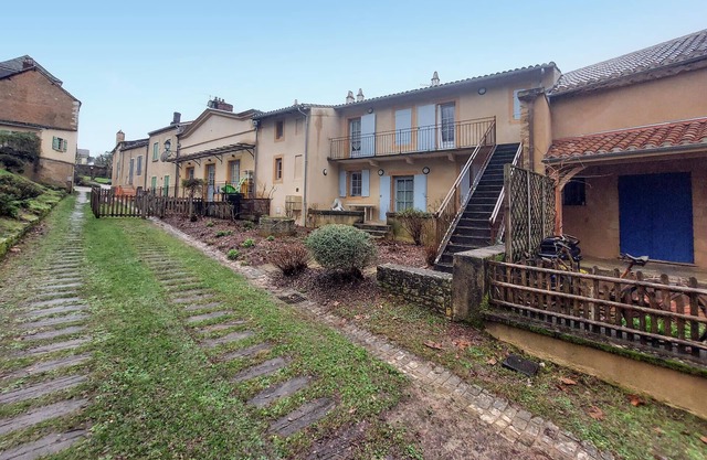 Lovely home in Val de Louyre et Caude