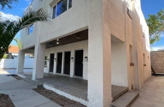 Lovely Historic 2 suites, 4 Beds, 2 Kitchens & free parking