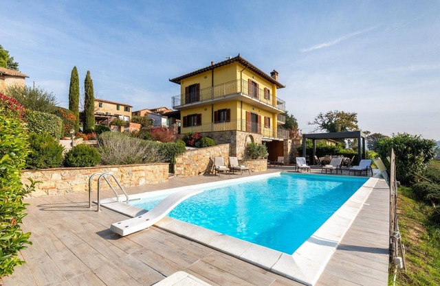 Lovely home in Castiglione Del Lago