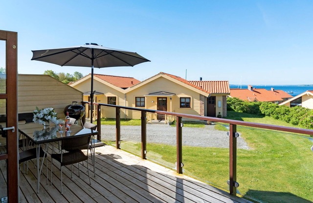 Lovely home in Egernsund with kitchen