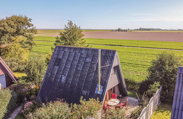 Lovely home in Friedrichskoog with WiFi