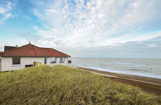 Lovely home in Frøstrup with sauna