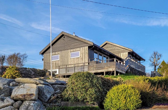 Lovely Home In Håvik With Wifi