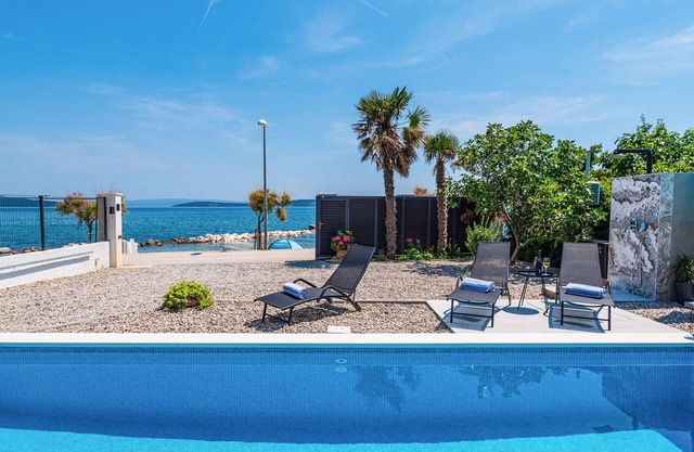 Lovely home in Kastel Stafilic