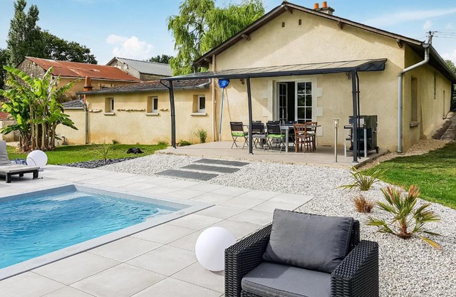 Lovely Home In Montreuil Bellay
