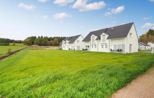 Lovely Home In Prümot Walcherath